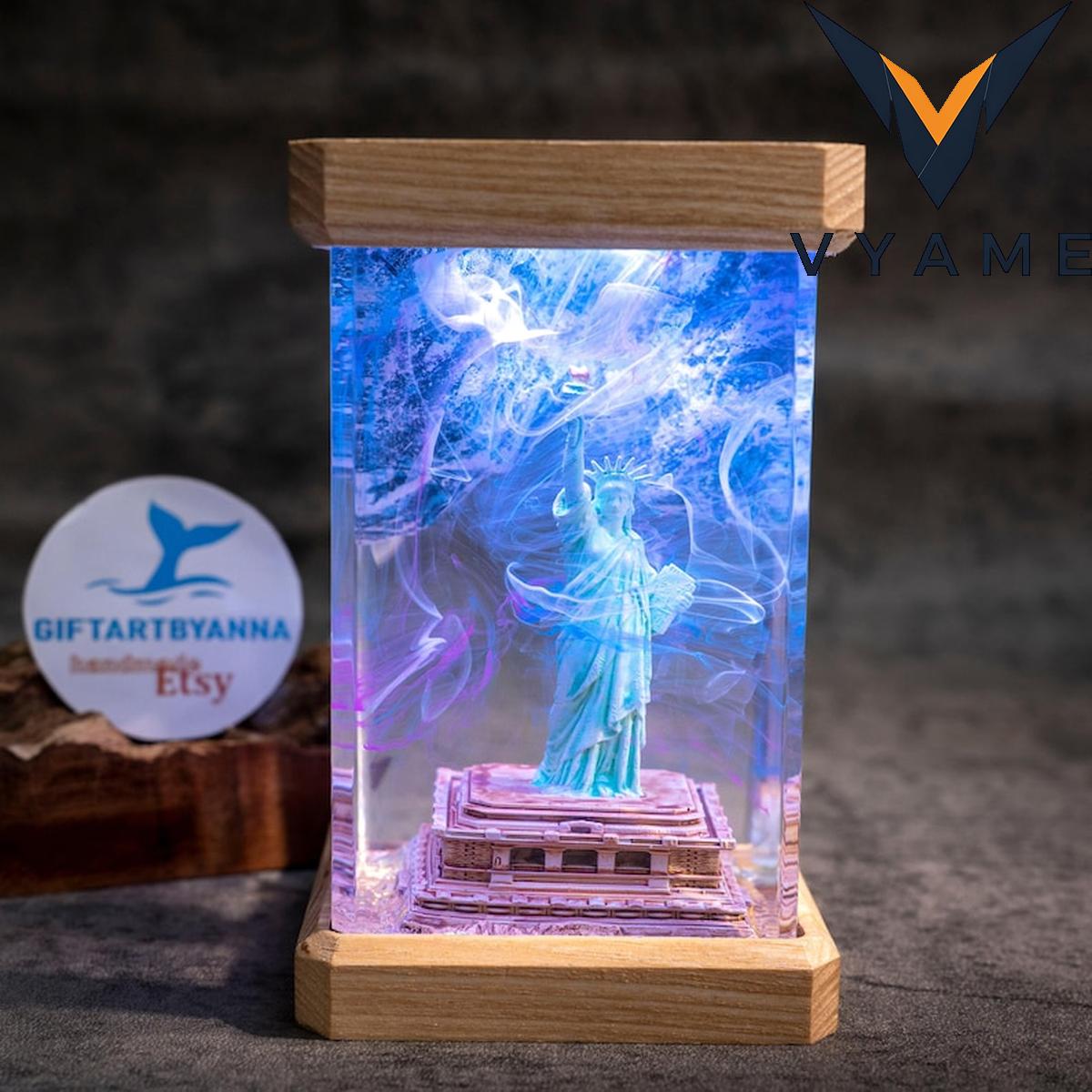 3D Statue of Liberty Lamp - Handmade Resin LED Light Desktop Decor Gift 3D Statue of Liberty Lamp - Handmade Resin LED Light Desktop Decor Gift