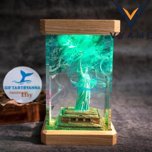 3D Statue of Liberty Lamp – Handmade Resin LED Light Desktop Decor Gift